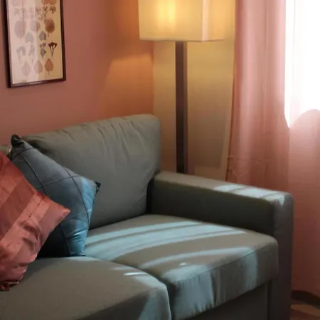 Mrjames House アパート